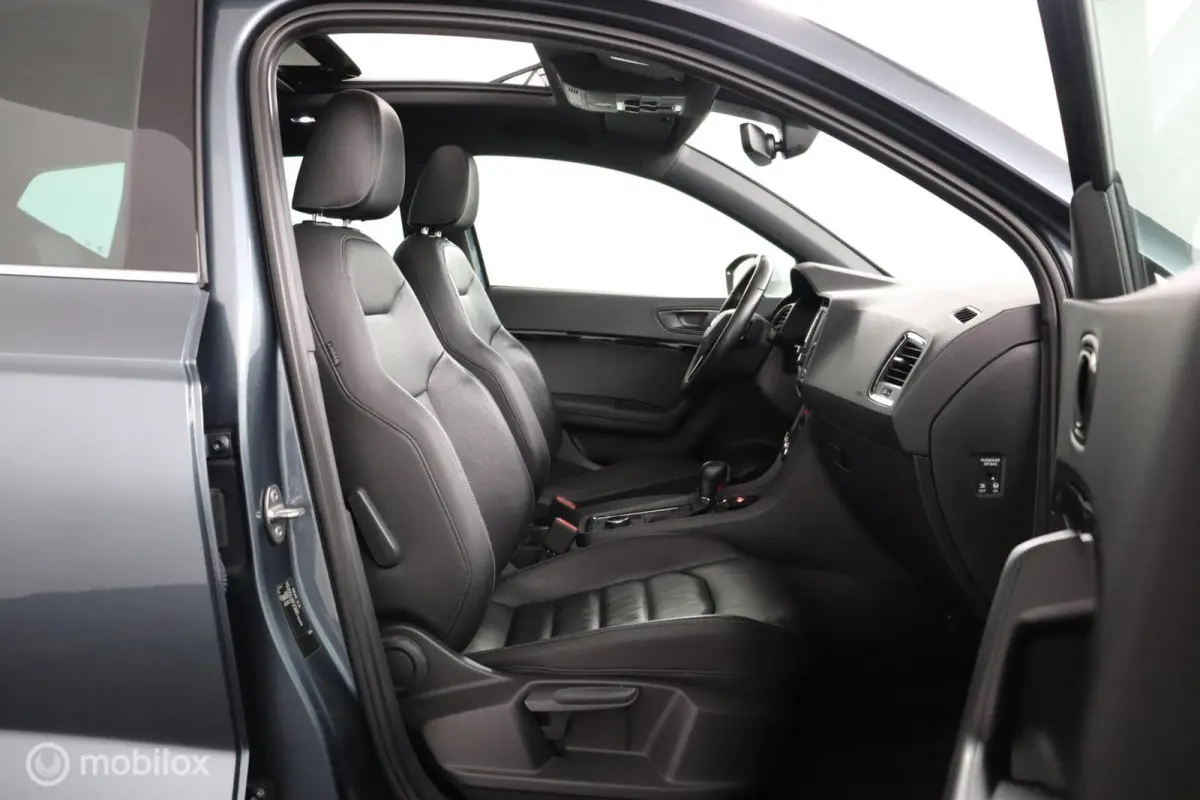1.4 EcoTSI FR Business Intense DSG / PANO / LEDER / LUXE UITVOERING