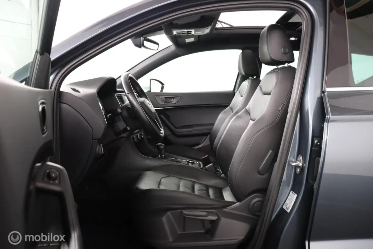 1.4 EcoTSI FR Business Intense DSG / PANO / LEDER / LUXE UITVOERING