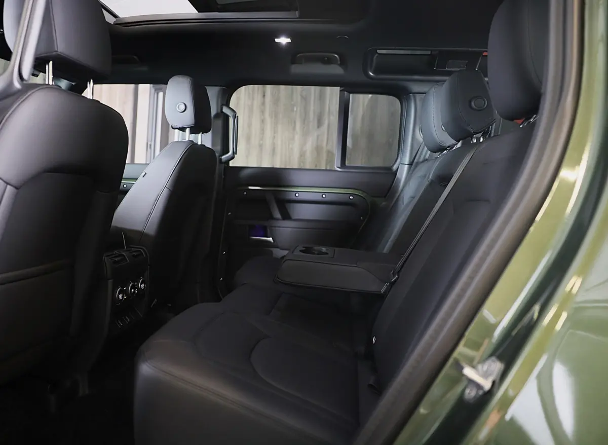 2.0 P300e 110 X-Dynamic URBAN / FACELIFT / Head Up / Memory / Elek Stoelen / Acc / 360 Camera / Open Pano