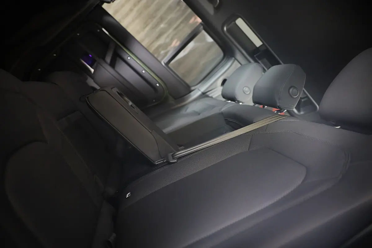 2.0 P300e 110 X-Dynamic URBAN / FACELIFT / Head Up / Memory / Elek Stoelen / Acc / 360 Camera / Open Pano