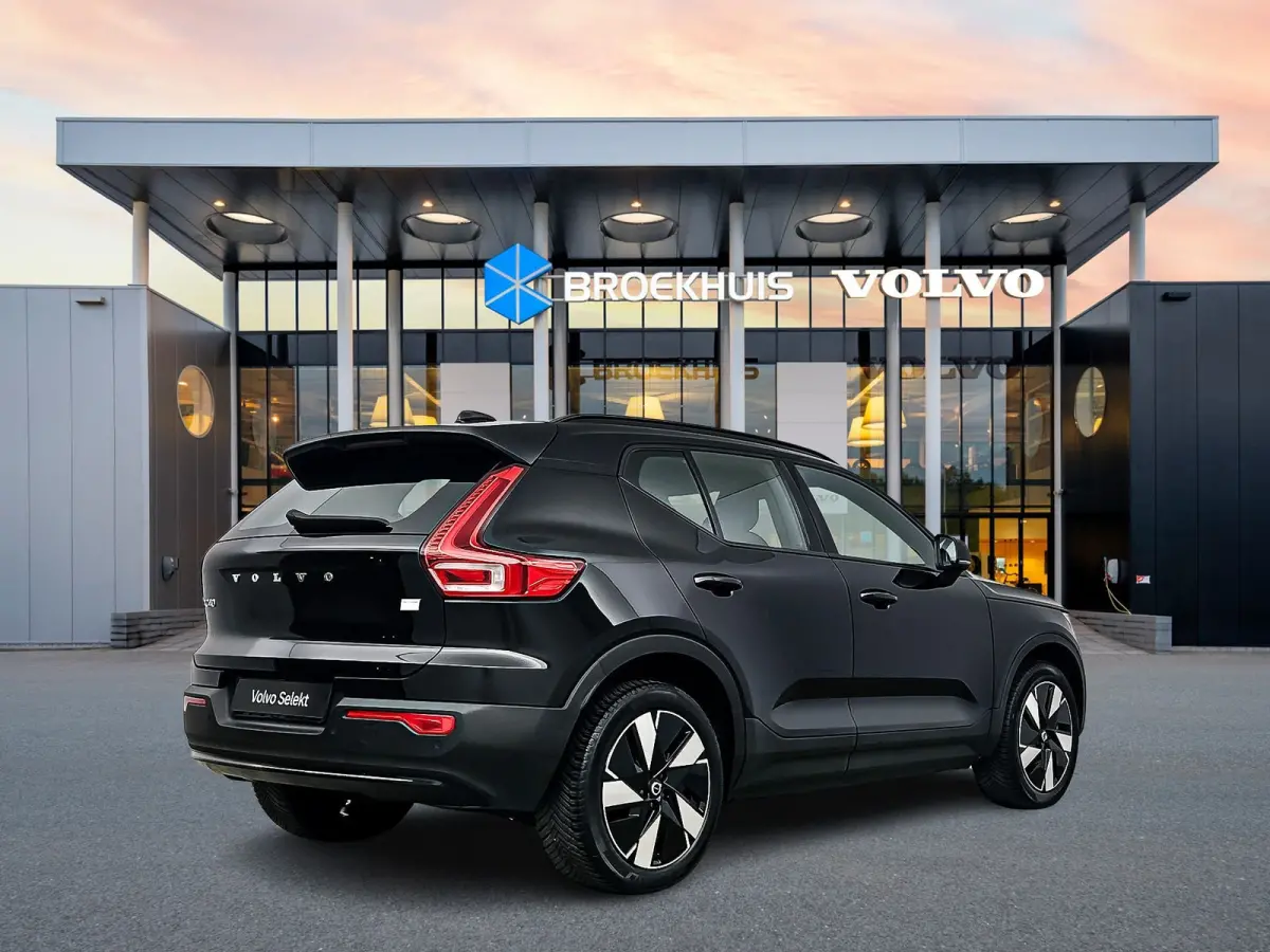 Single Motor Core 69 kWh | 19" Allseason | Stoel/Stuurverwarming | Warmtepomp | Google Navigatie | Carplay | Parkeercamera | Parkeerverwarming | LED | Parkeersensoren V+A | Climate Control |