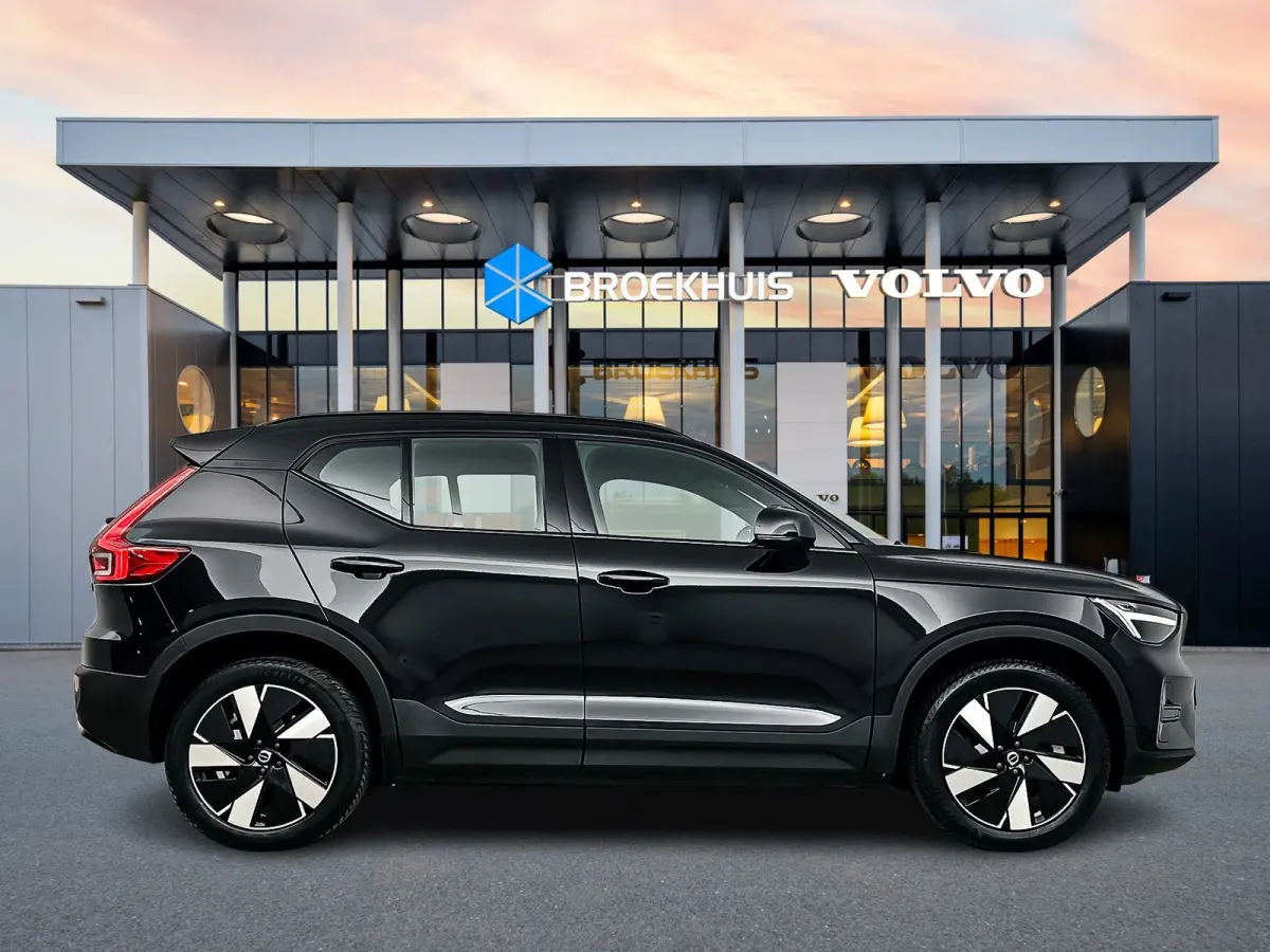 Single Motor Core 69 kWh | 19" Allseason | Stoel/Stuurverwarming | Warmtepomp | Google Navigatie | Carplay | Parkeercamera | Parkeerverwarming | LED | Parkeersensoren V+A | Climate Control |