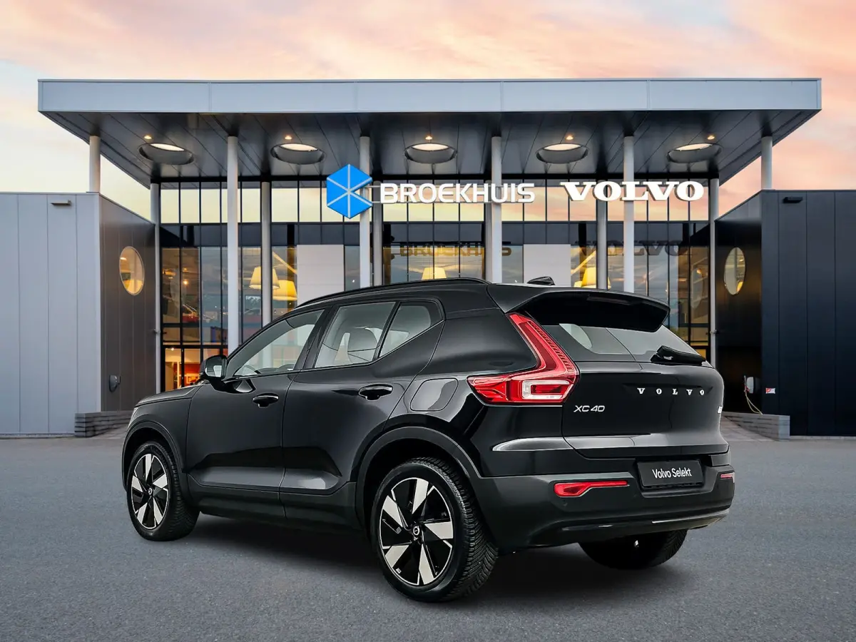 Single Motor Core 69 kWh | 19" Allseason | Stoel/Stuurverwarming | Warmtepomp | Google Navigatie | Carplay | Parkeercamera | Parkeerverwarming | LED | Parkeersensoren V+A | Climate Control |