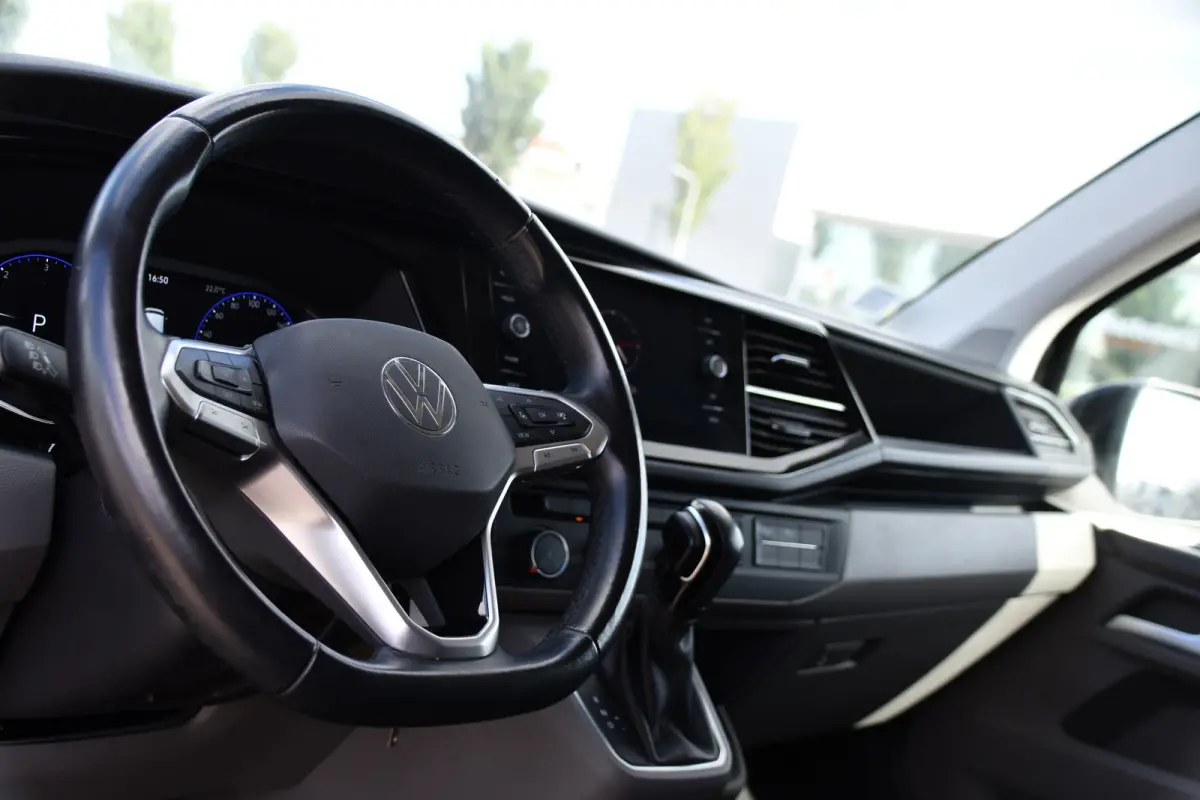 2.0 TDI L1H1 30 Bulli Virtual, Adaptieve Cruise, Camera, Carplay, LED, Automaat, Sensoren, multimedia, Uniek!