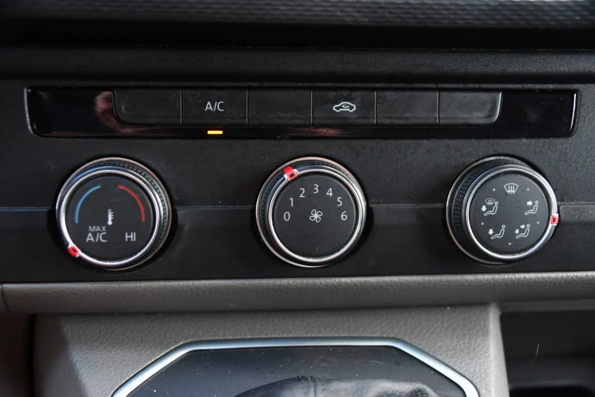 2.0 TDI L1H1 30 Bulli Virtual, Adaptieve Cruise, Camera, Carplay, LED, Automaat, Sensoren, multimedia, Uniek!