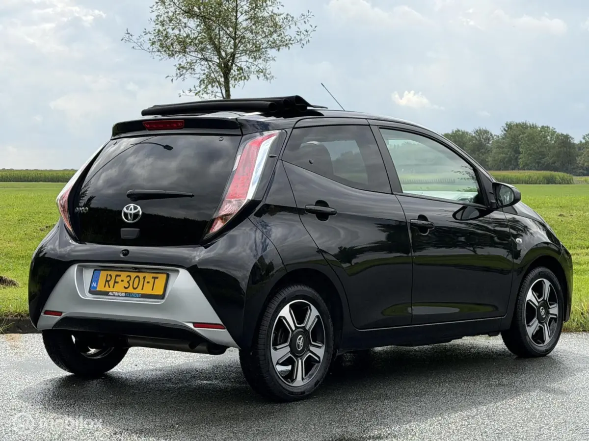 1.0 VVT-i x-pose | Cabrio | Camera |