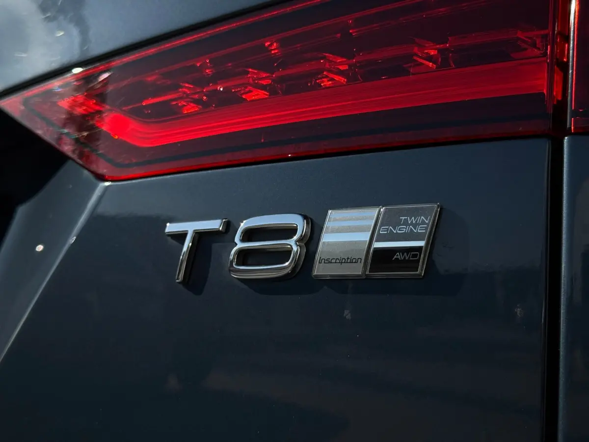 2.0 T8 Twin Engine AWD Inscription / Pano / Memory / Dodehoek / Carplay / Leder / Adaptive Cruise / Lane Assist /