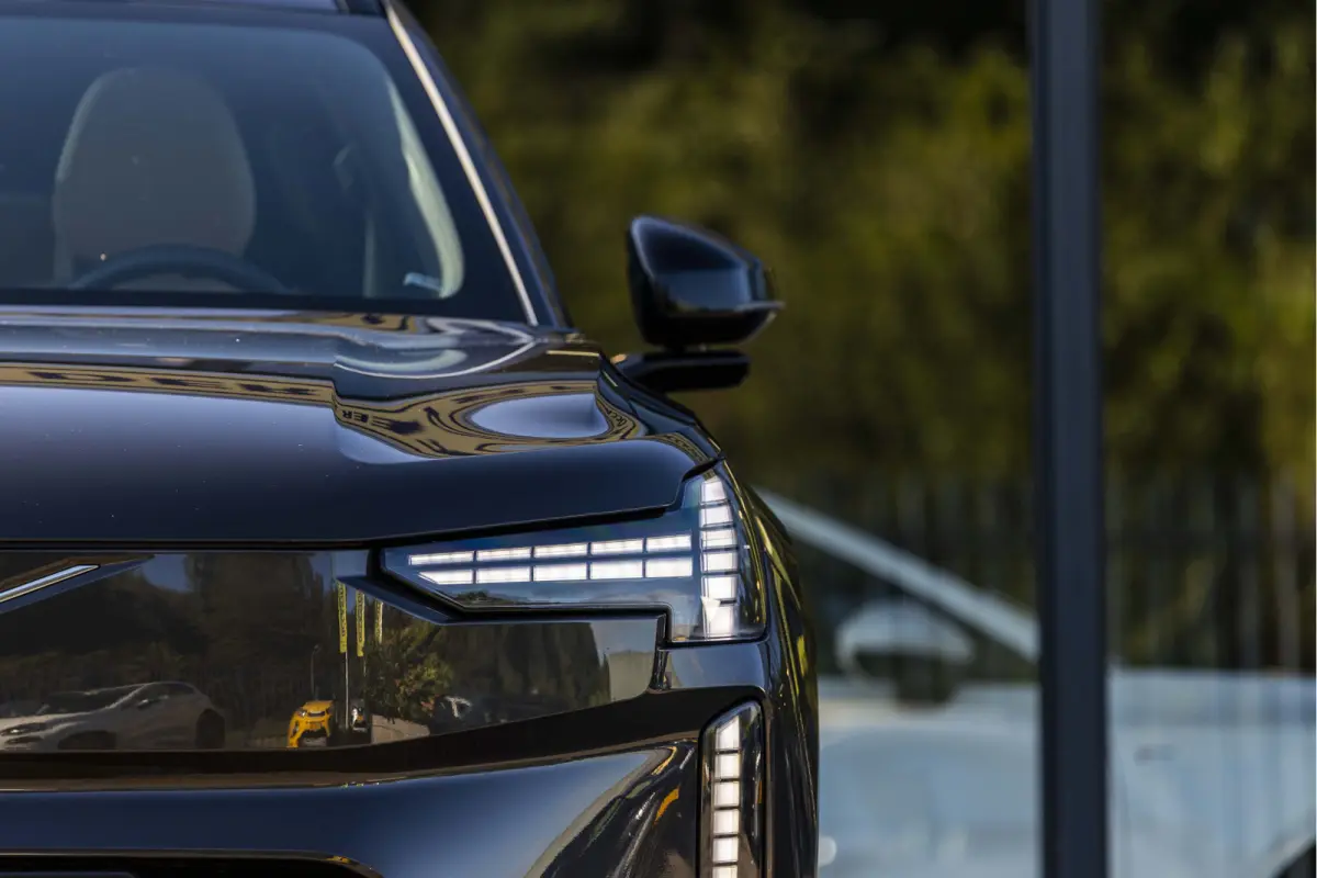 Single Motor Core 7p. 104 kWh