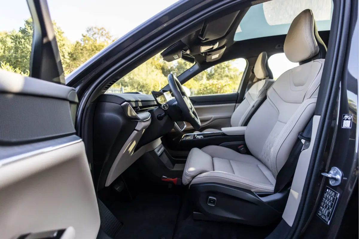 Single Motor Core 7p. 104 kWh