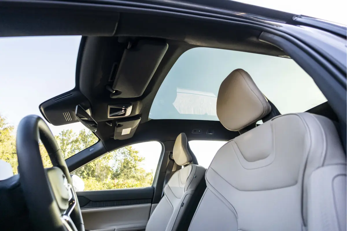 Single Motor Core 7p. 104 kWh