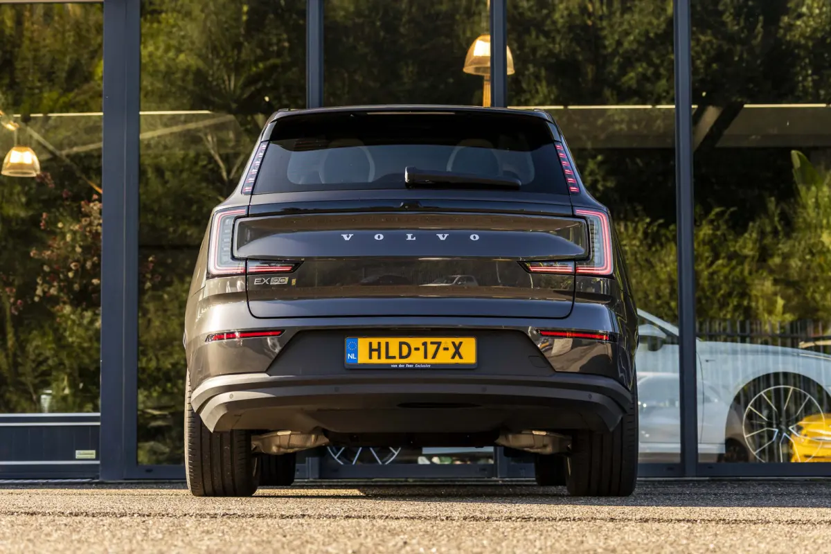 Single Motor Core 7p. 104 kWh | Panoramadak | Nieuwstaat | SOH 95% |