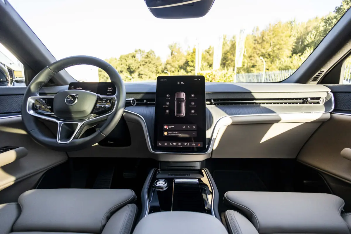 Single Motor Core 7p. 104 kWh | Panoramadak | Nieuwstaat | SOH 95% |