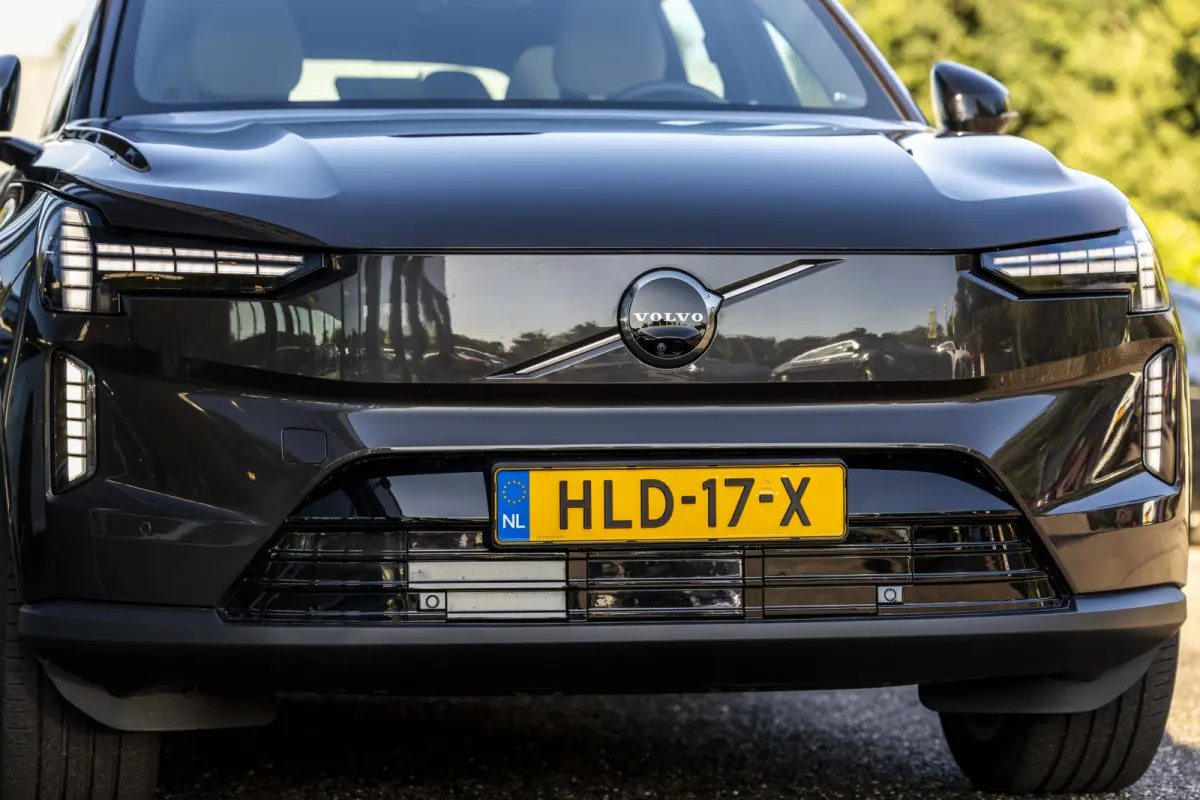 Single Motor Core 7p. 104 kWh | Panoramadak | Nieuwstaat | SOH 95% |