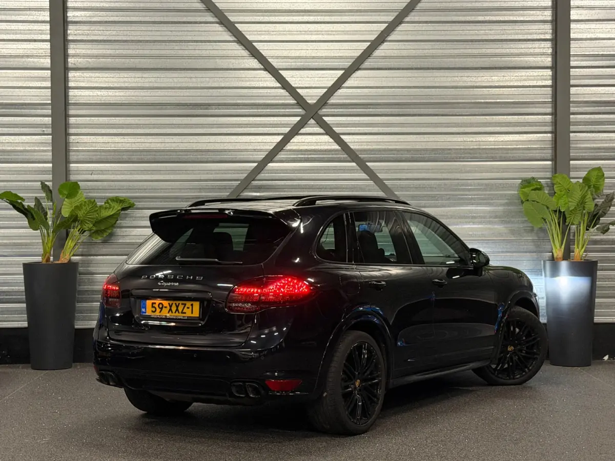 3.0 D BI-XENON/LEDER/LED/NAVI/PANO/LUCHTVERING/CAMERA/GTS-PAKKET