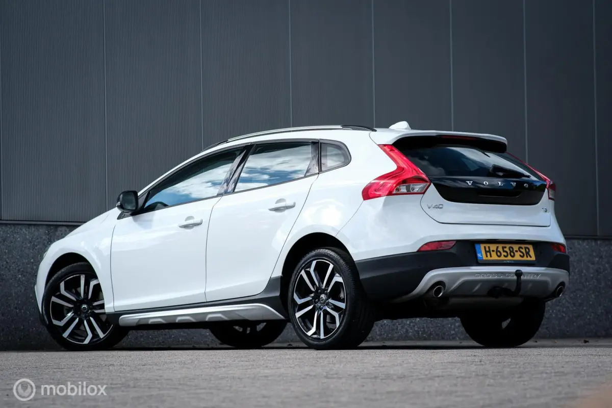 1.5 T3 Polar+ Automaat | Trekhaak | Panorama | LED | Cruise | PDC | rijklaarprijs |