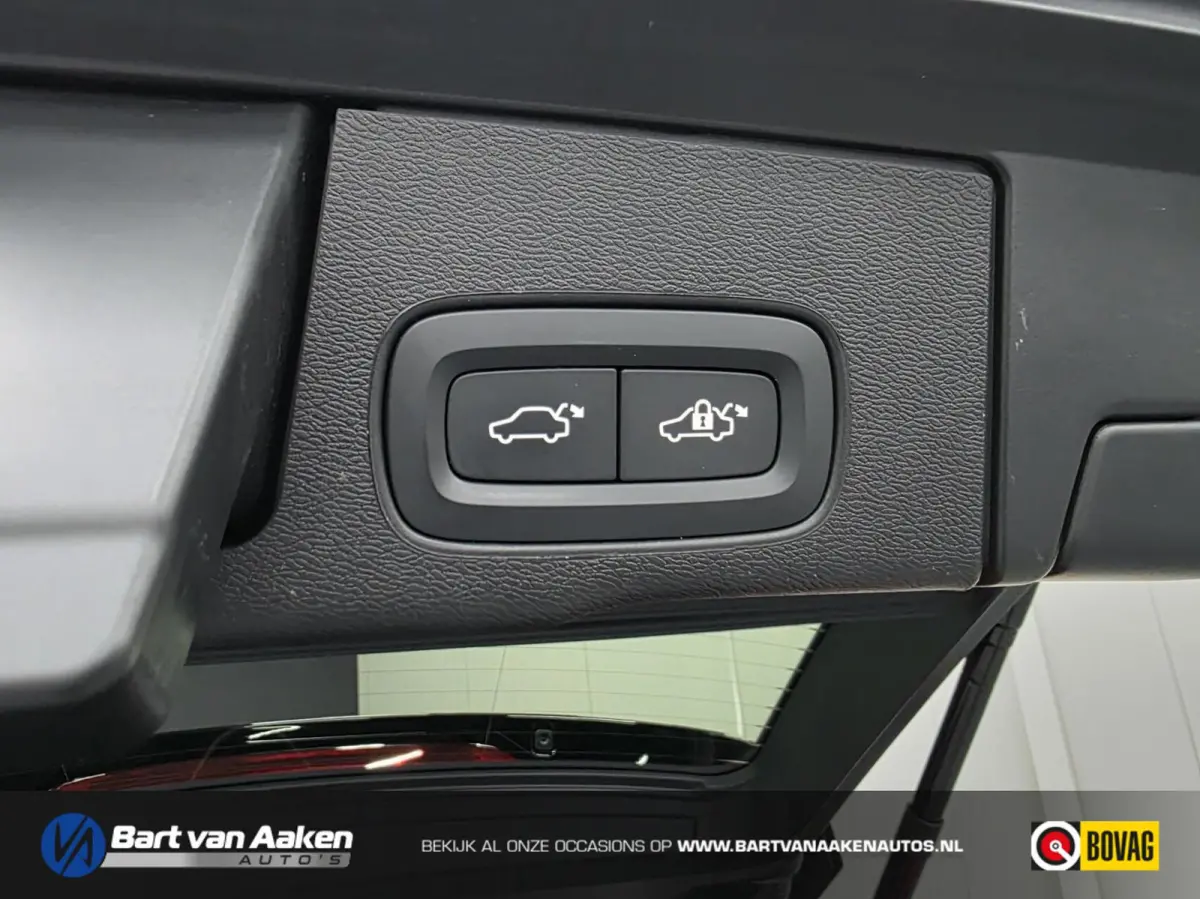 2.0 T6 Plug-in hybrid AWD Plus Black Edition Panoramadak Trekhaak