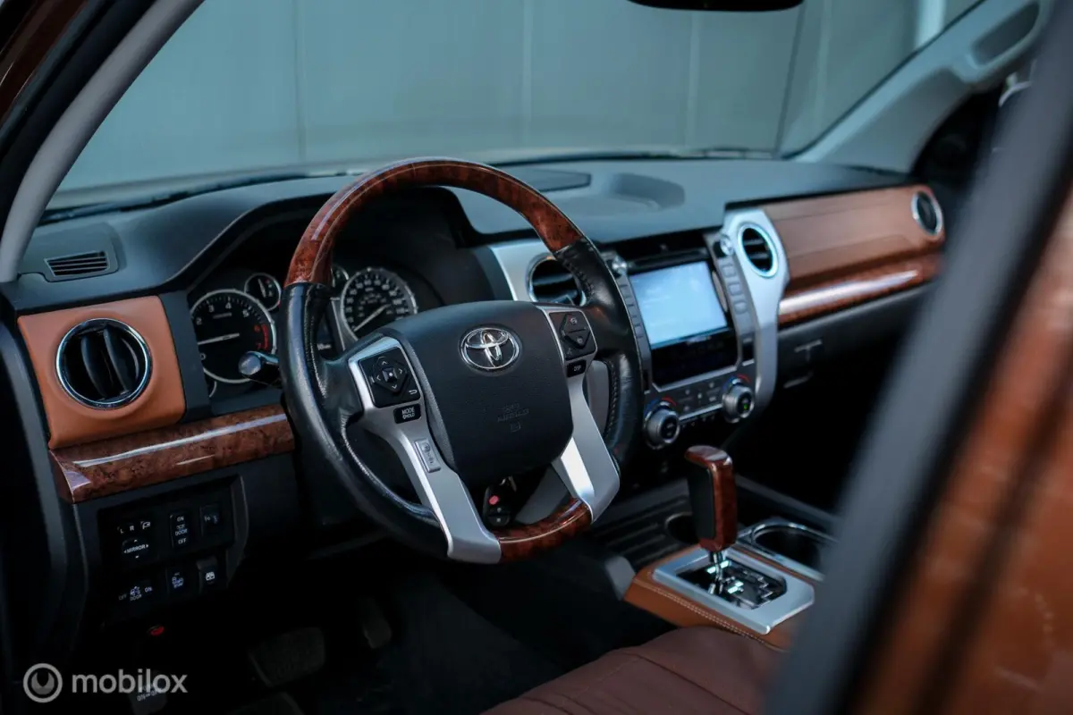5.7 V8 Double Cab 2014 | uniek lage km | 1794 edition | Leder | Stoelkoeling | Full options | led | Facelift model | Trekhaak |