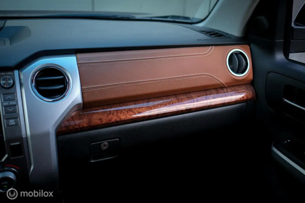 5.7 V8 Double Cab 2014 | uniek lage km | 1794 edition | Leder | Stoelkoeling | Full options | led | Facelift model | Trekhaak |
