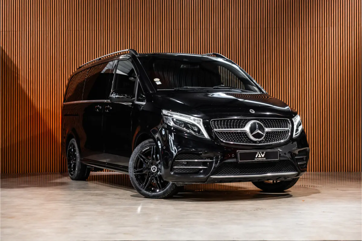 300d Lang | AMG | Memory seats | Stoelventilatie | 360 Camera | ACC | CarPlay | Navigatie | Lederen bekleding | DAB | Dodehoek | Trekhaak | Nieuwe APK | 2-Zitter | Enkel cabine