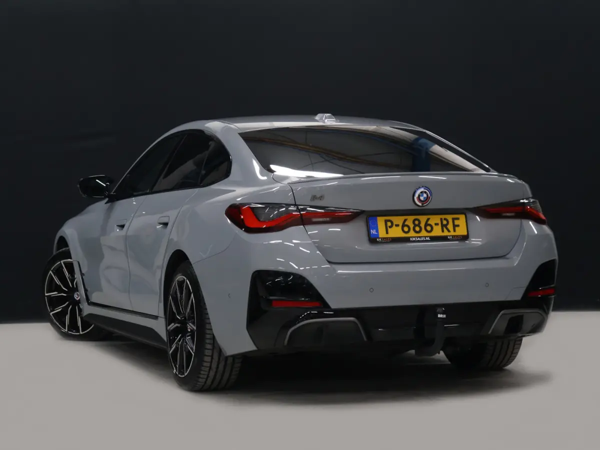 M50 High Executive 84 kWh [TREKHAAK, APPLE CARPLAY, HEAD-UP DISPLAY, STOELVERWARMING, CRUISE CONTROL, CAMERA, PDC V+A, ELEKTRISCHE ACHTERKLEP, NAVIGATIE, LED, LEDER, NIEUWSTAAT]