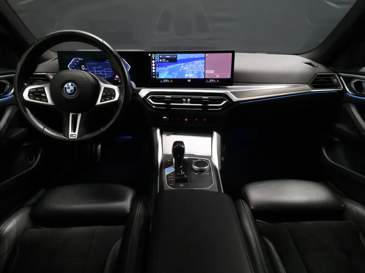 M50 High Executive 84 kWh [TREKHAAK, APPLE CARPLAY, HEAD-UP DISPLAY, STOELVERWARMING, CRUISE CONTROL, CAMERA, PDC V+A, ELEKTRISCHE ACHTERKLEP, NAVIGATIE, LED, LEDER, NIEUWSTAAT]