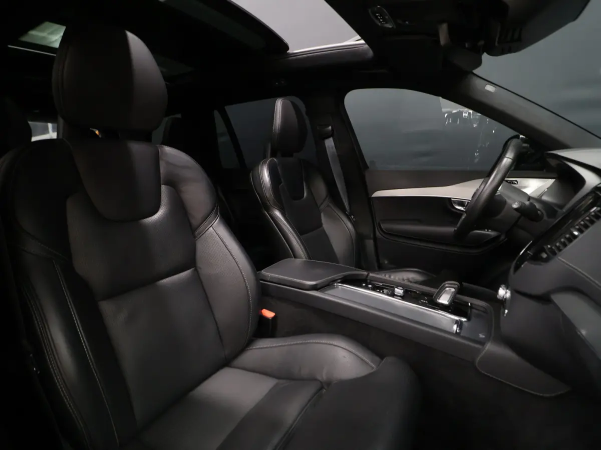 2.0 T8 Recharge AWD R-Design [SCHUIFKANTELDAK, TREKHAAK, APPLE CARPLAY, ANDROID, BOWERS & WILKINS, STOELVERWARMING, MEMORY, CRUISECONTROL, 360 CAMERA, PDC V+A, MASSAGE STOELEN, STUURVERWARMI
