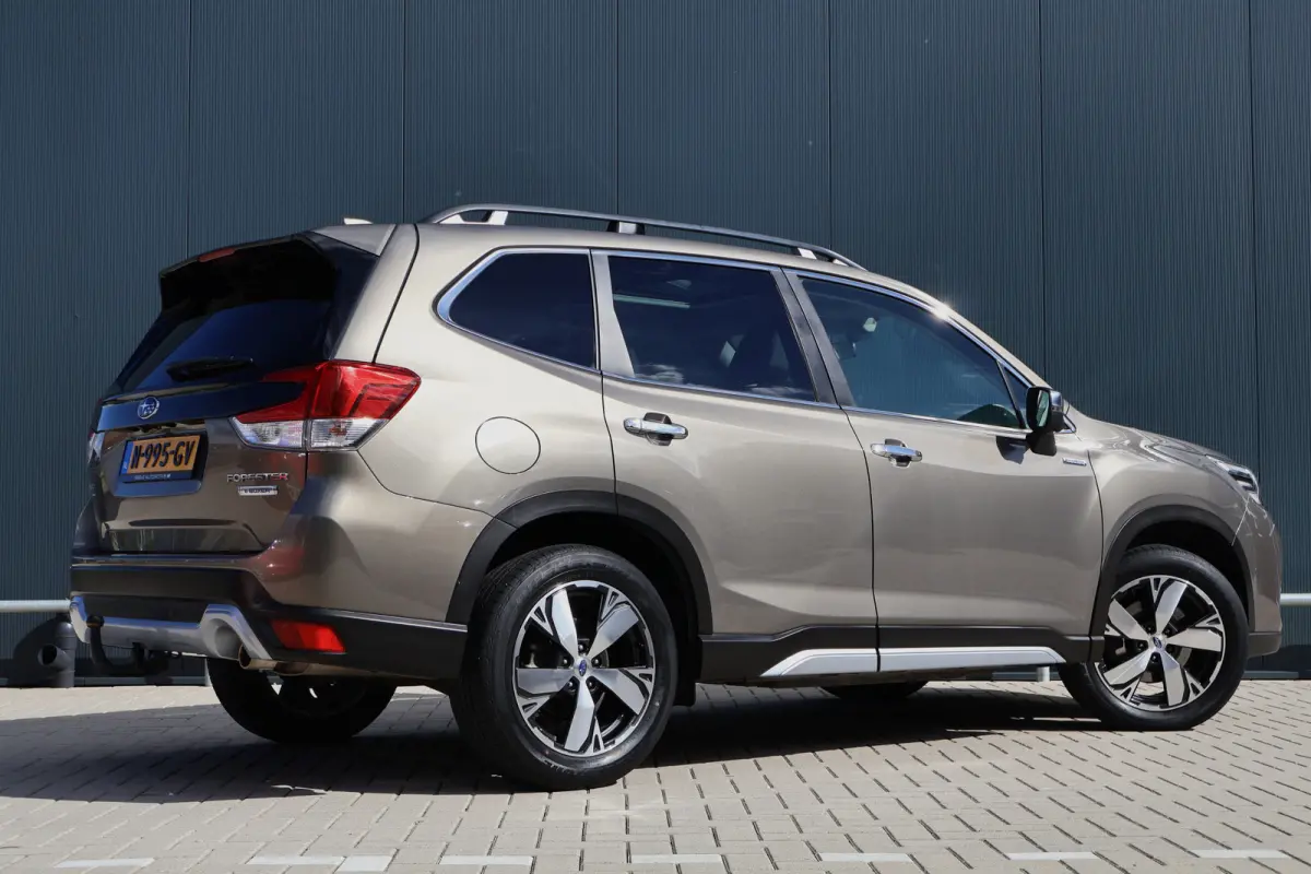 2.0i e-BOXER Premium 4WD | Trekhaak | Leer | Panoramadak | Adapt. Cruise | Camera | Sideview | Stoelverwarming voor + achter | Apple Carplay / Android Auto
