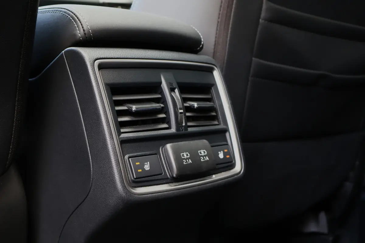 2.0i e-BOXER Premium 4WD | Trekhaak | Leer | Panoramadak | Adapt. Cruise | Camera | Sideview | Stoelverwarming voor + achter | Apple Carplay / Android Auto
