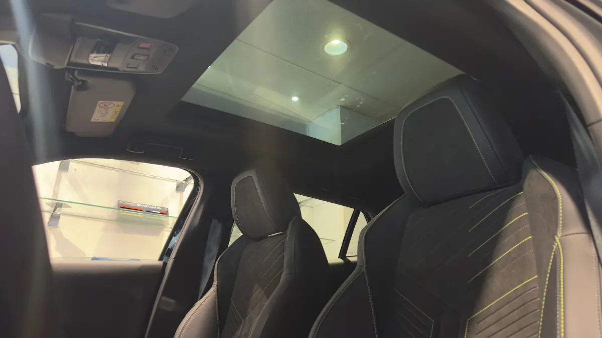 GT | Active Safety Brake met camera en radar (automatisch noodremsysteem) met Distance Alert (waarschuwing dreigende aanrijding) | Advanced Active Safety Brake met camera en radar | Climate 