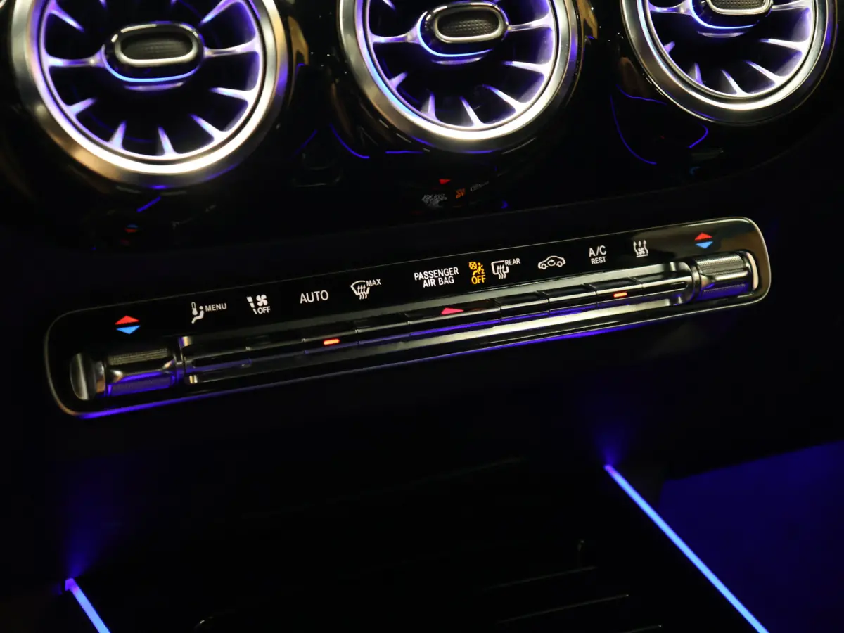 250 e AMG Sport Limited [APPLE CARPLAY, ANDROID, STOELVERWARMING, CRUISE CONTROL, CAMERA, DIGITAL DASHBOARD, NAVIGATIE, CLIMATE CONTROL, NIEUWSTAAT]