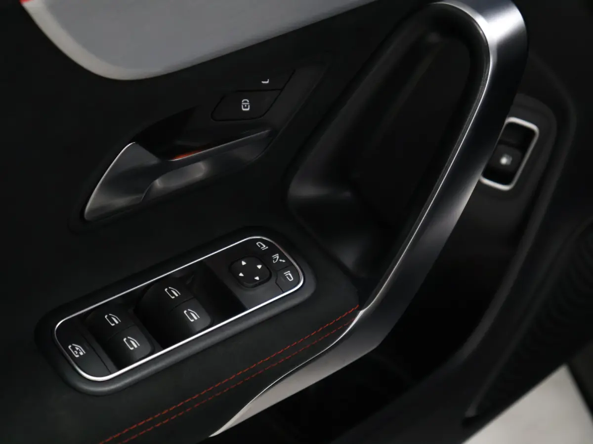 250 e AMG Line [APPLE CARPLAY, ANDROID, TREKHAAK, STOELVERWARMING, CRUISE CONTROL, PDC V+A, ACHTERUITRIJ CAMERA, AMG STYLING, NAVIGATIE, CLIMATE CONTROL, NIEUWSTAAT]