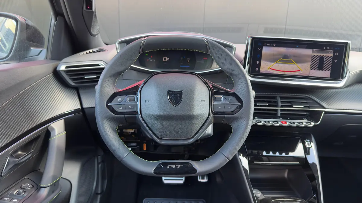 GT | 18" lichtmetalen velgen two tone zwart 'EVISSA' | Active Safety Brake met camera en radar (automatisch noodremsysteem) met Distance Alert (waarschuwing dreigende aanrijding) | Advanced 