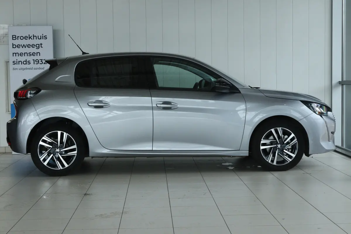 1.2 Turbo 100 Allure | Cruise Control | Camera | Navigatie | Carplay | Climate | LMV | LED