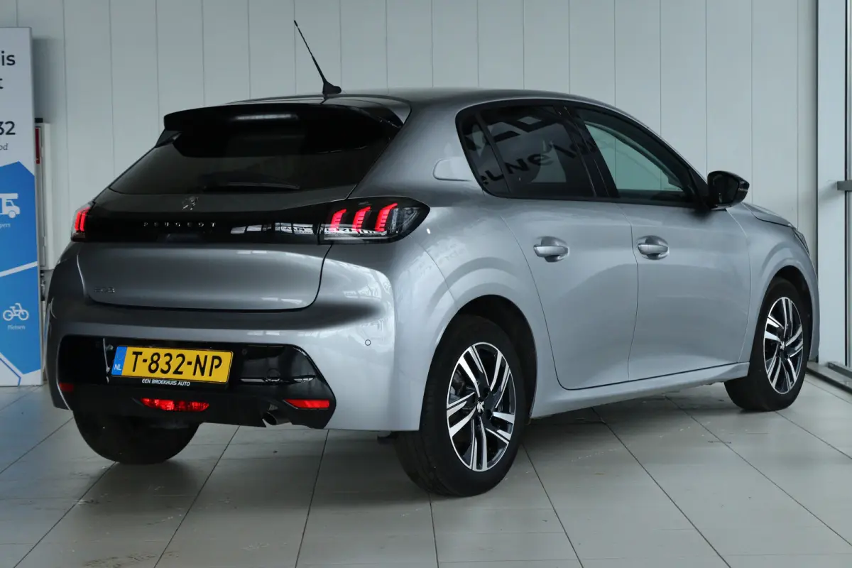 1.2 Turbo 100 Allure | Cruise Control | Camera | Navigatie | Carplay | Climate | LMV | LED