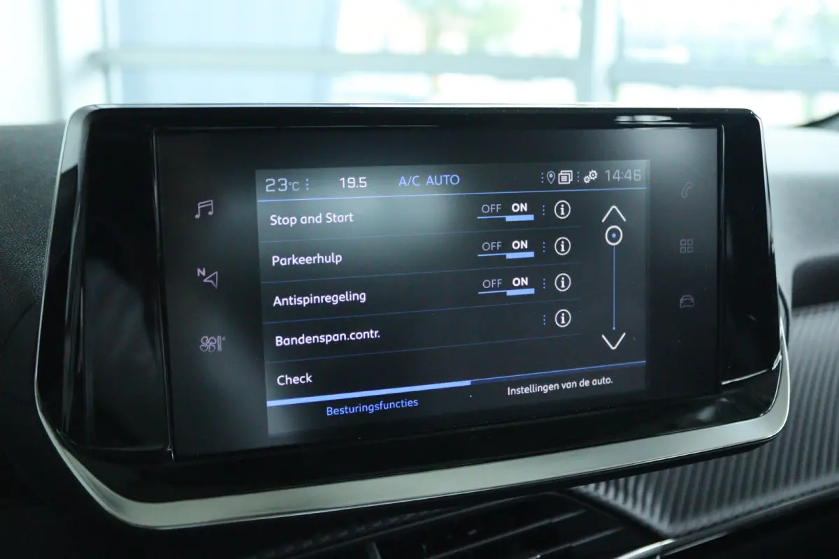 1.2 Turbo 100 Allure | Cruise Control | Camera | Navigatie | Carplay | Climate | LMV | LED