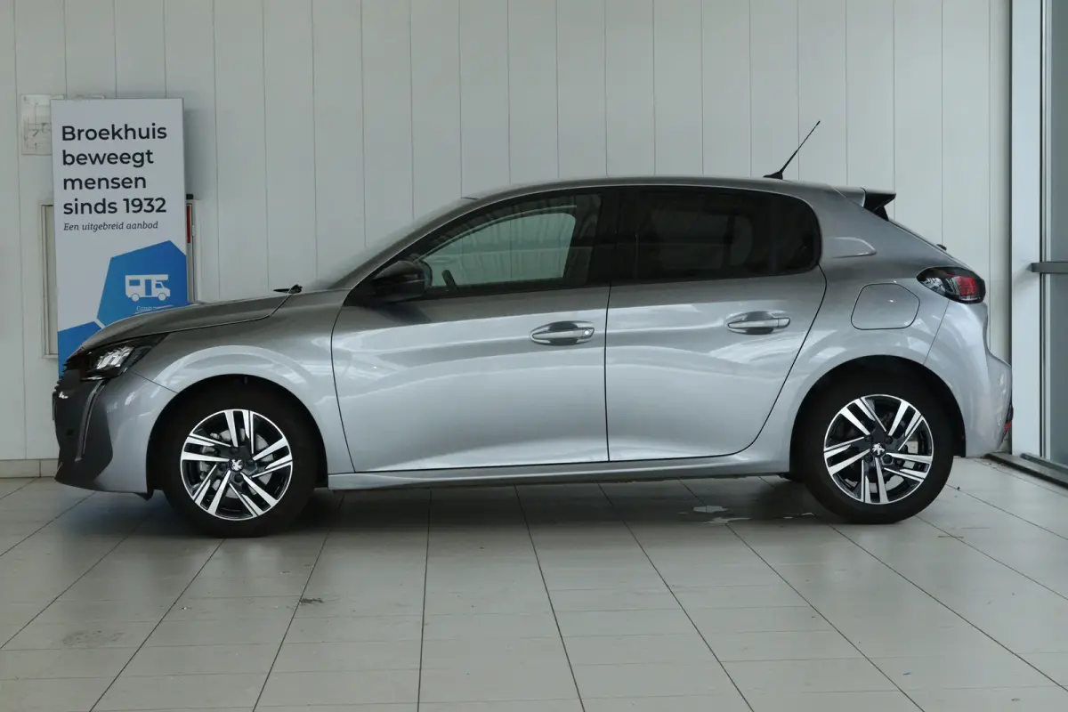 1.2 Turbo 100 Allure | Cruise Control | Camera | Navigatie | Carplay | Climate | LMV | LED