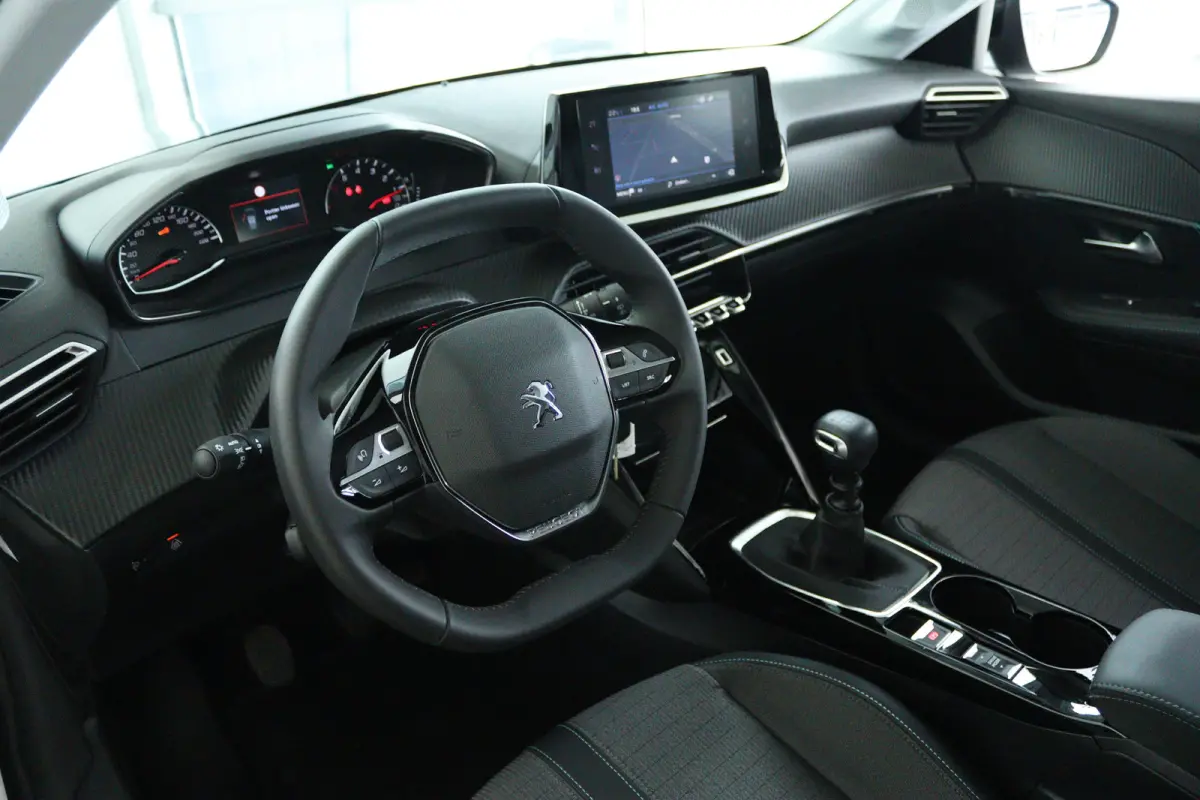 1.2 Turbo 100 Allure | Cruise Control | Camera | Navigatie | Carplay | Climate | LMV | LED