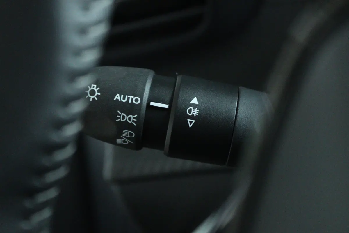 1.2 Turbo 100 Allure | Cruise Control | Camera | Navigatie | Carplay | Climate | LMV | LED