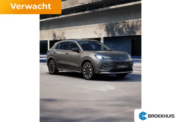 Life Edition | 'App-Connect' draadloze smartphone integratie | 30,5 cm display met 2D en 3D weergave | Airconditioning automatisch, 3-zone (Climatronic)