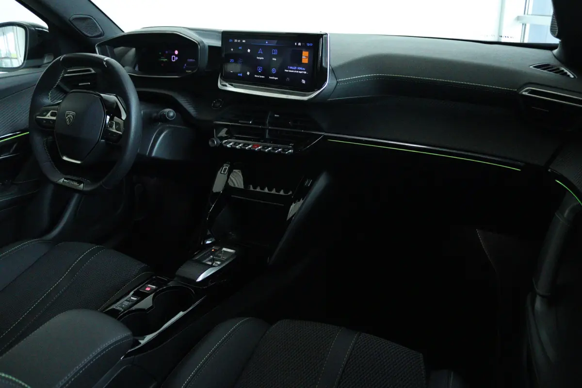 1.2 Hybrid 145 GT | Adapt. Cruise | 360 Camera | 18 Inch | Navi | Carplay | Climate | Keyless | Dodehoekdetectie |