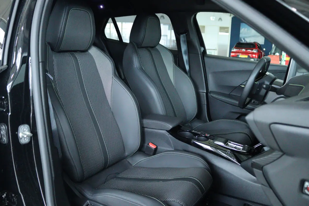 1.2 Hybrid 145 GT | Adapt. Cruise | 360 Camera | 18 Inch | Navi | Carplay | Climate | Keyless | Dodehoekdetectie |
