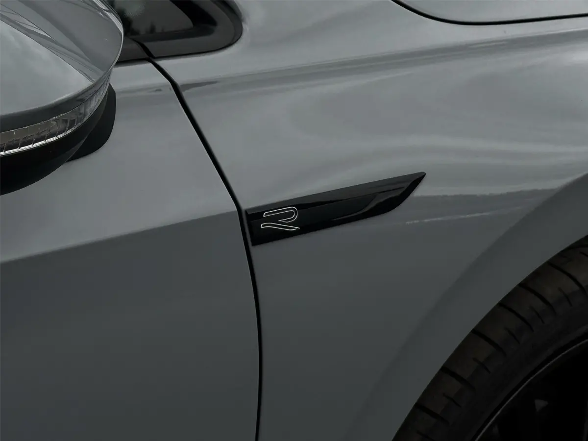1.5 eTSI R-Line Business, IQ Lights, ACC Travel assist, Carplay, 19'' Velgen