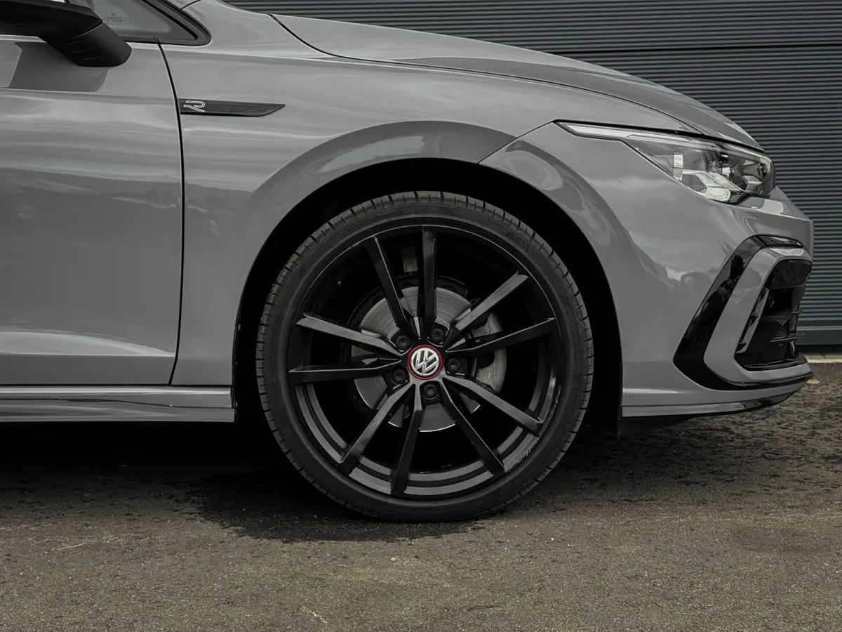 1.5 eTSI R-Line Business, IQ Lights, ACC Travel assist, Carplay, 19'' Velgen
