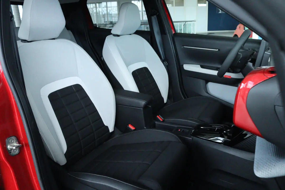 1.2 Hybrid 110pk Max | Cruise Control | Camera | Navigatie | Climate Control | Carplay | LMV | 3D LED | Comfortstoelen |