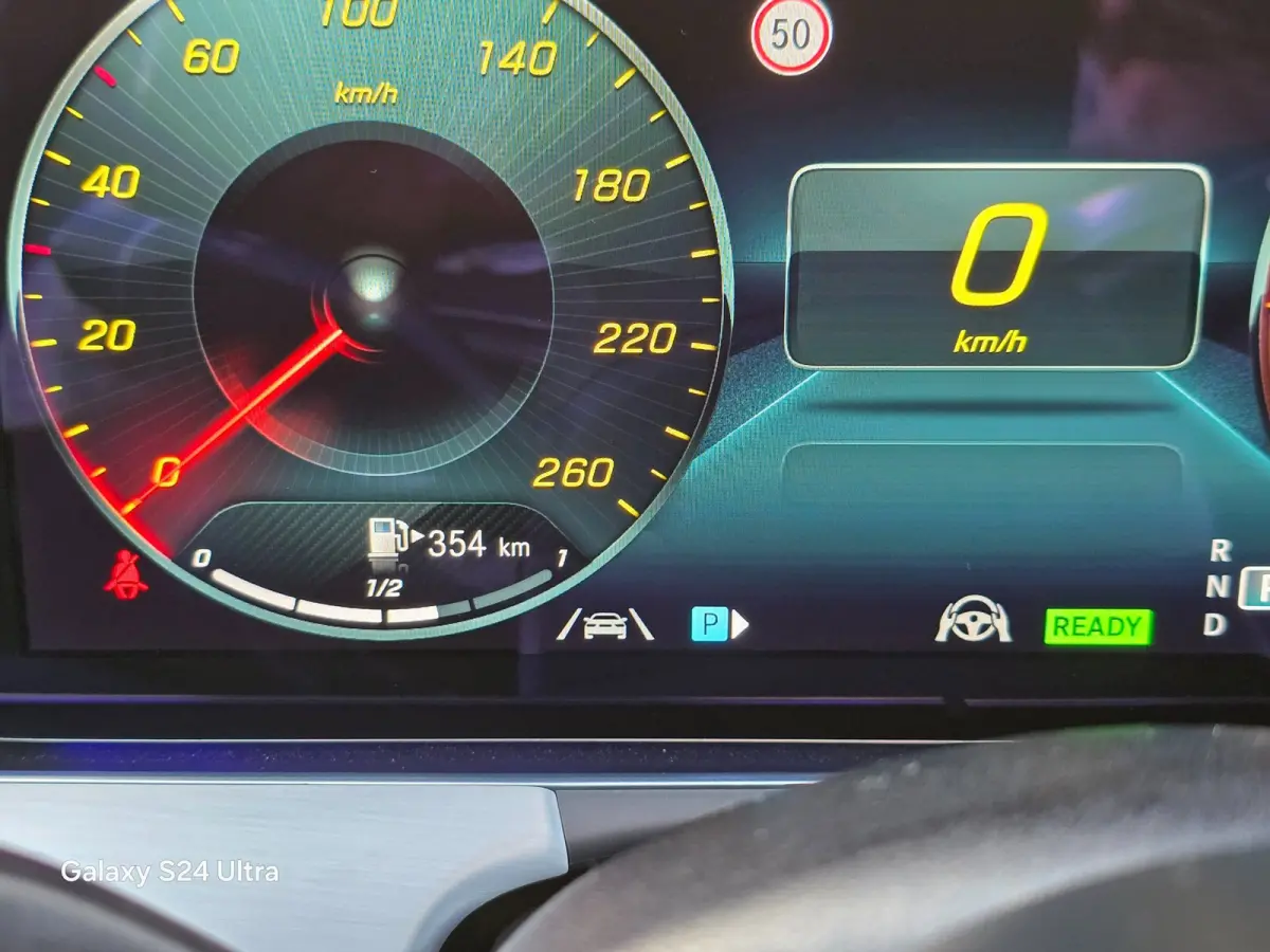 300 e 4MATIC AMG 63 Look / Acc / Lane Assist / Open Panoramadak / 360 Camera / Navi / Led / Pdc / 20 Inch