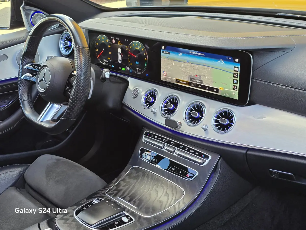 300 e 4MATIC AMG 63 Look / Acc / Lane Assist / Open Panoramadak / 360 Camera / Navi / Led / Pdc / 20 Inch
