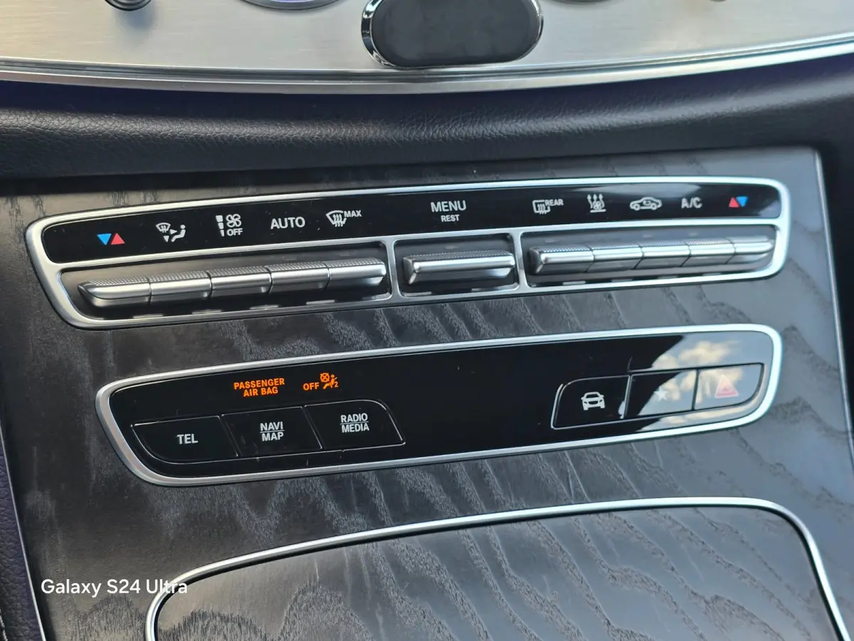 300 e 4MATIC AMG 63 Look / Acc / Lane Assist / Open Panoramadak / 360 Camera / Navi / Led / Pdc / 20 Inch