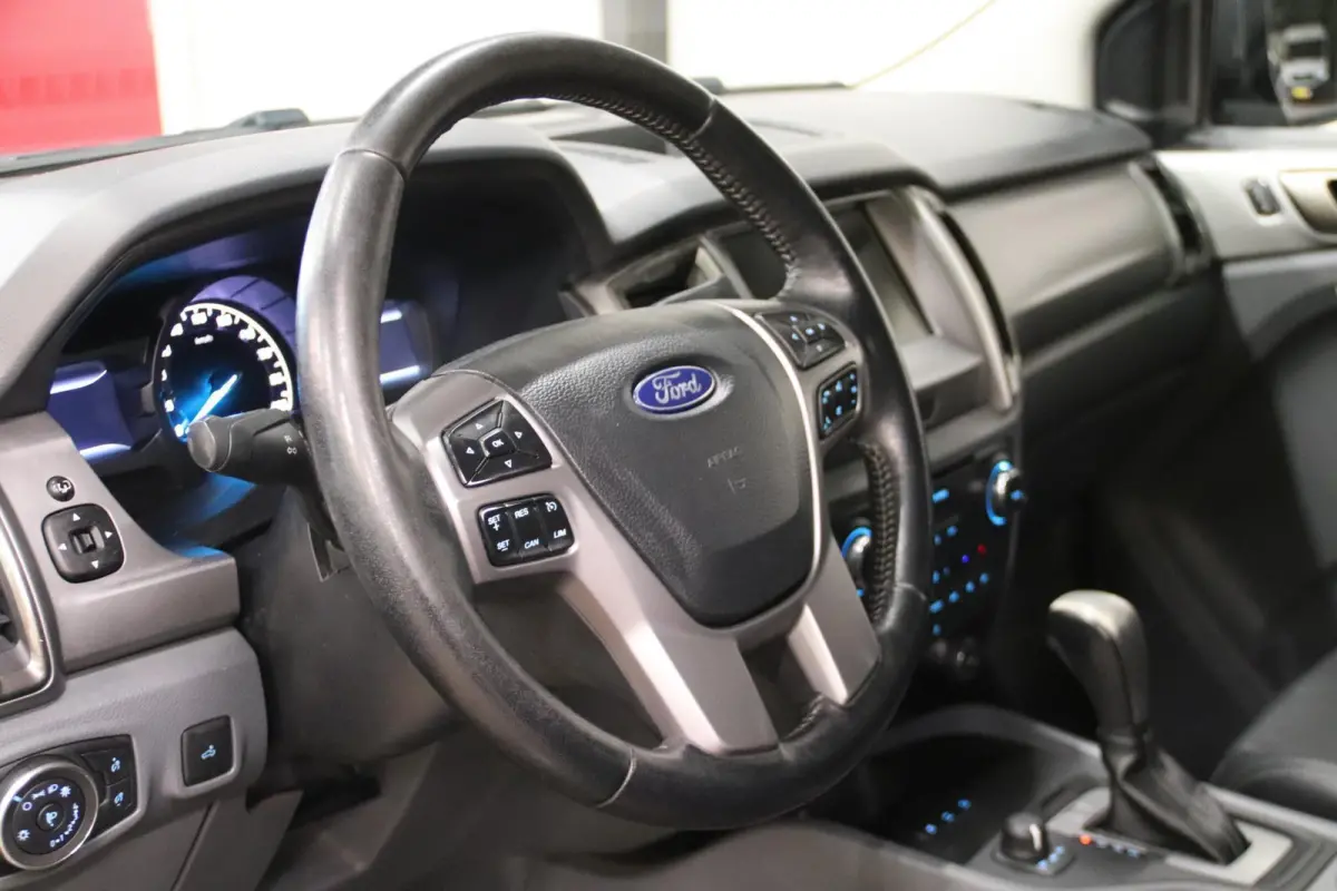 2.2 TDCi AUTOMAAT 3500KG TREKVERMOGEN Ford Ranger 2.2 TDCi AUTOMAAT 2.2 TDCi Limited Supercab