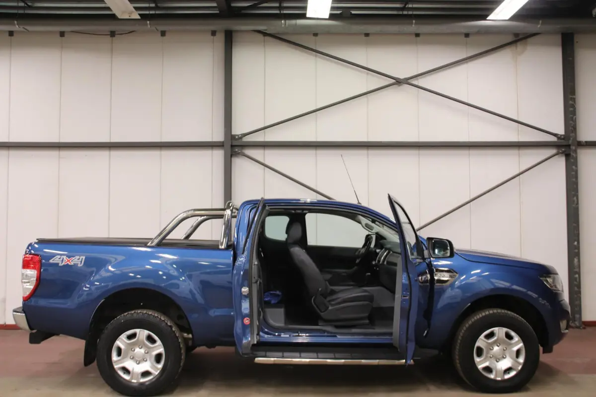 2.2 TDCi AUTOMAAT 3500KG TREKVERMOGEN Ford Ranger 2.2 TDCi AUTOMAAT 2.2 TDCi Limited Supercab