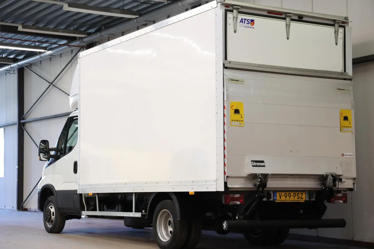 35C16 3.0 BAKWAGEN MEUBELBAK MET LAADKLEP ZIJDEUR